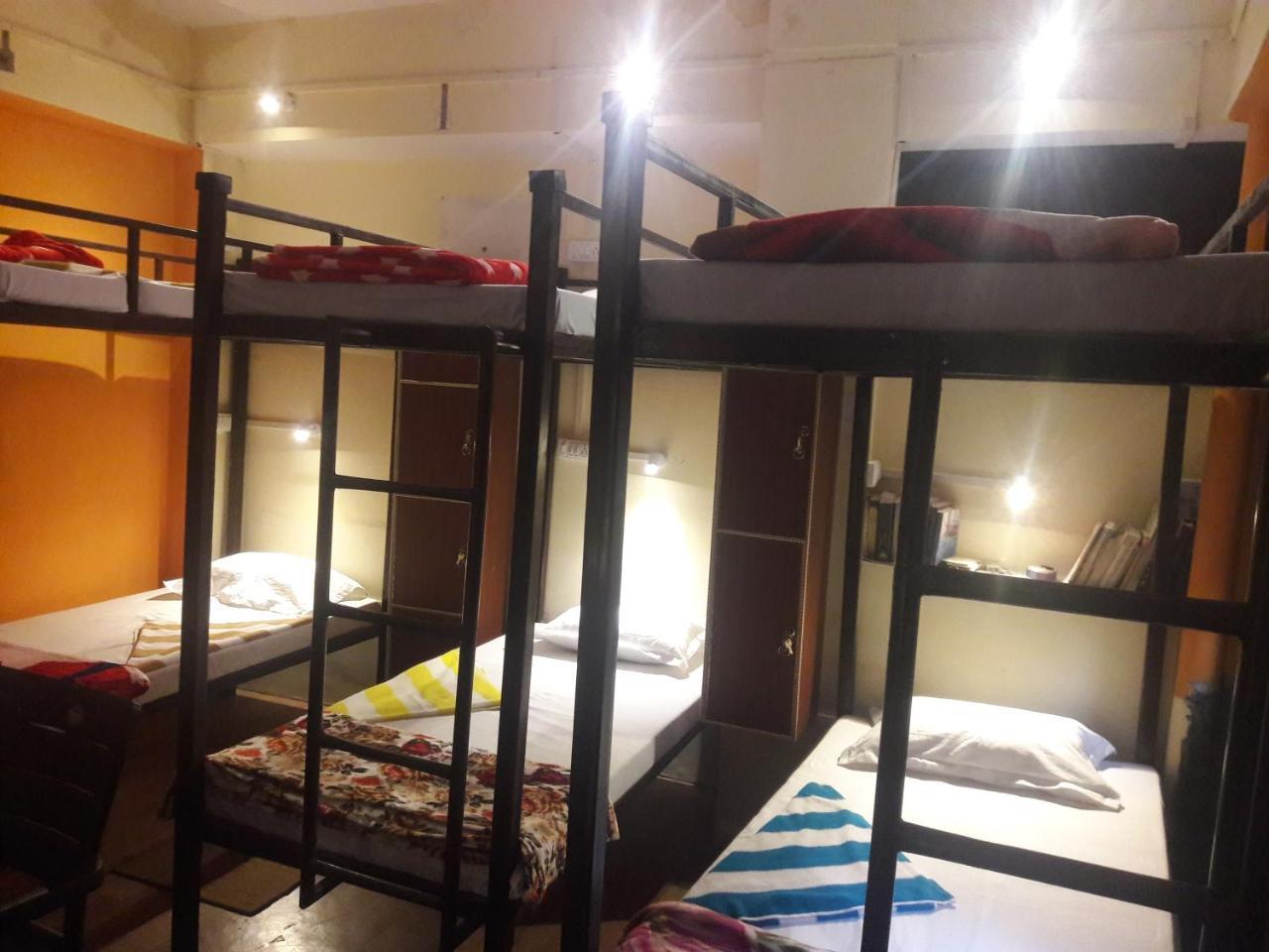 Buddha Guest House فاراناسي الغرفة الصورة