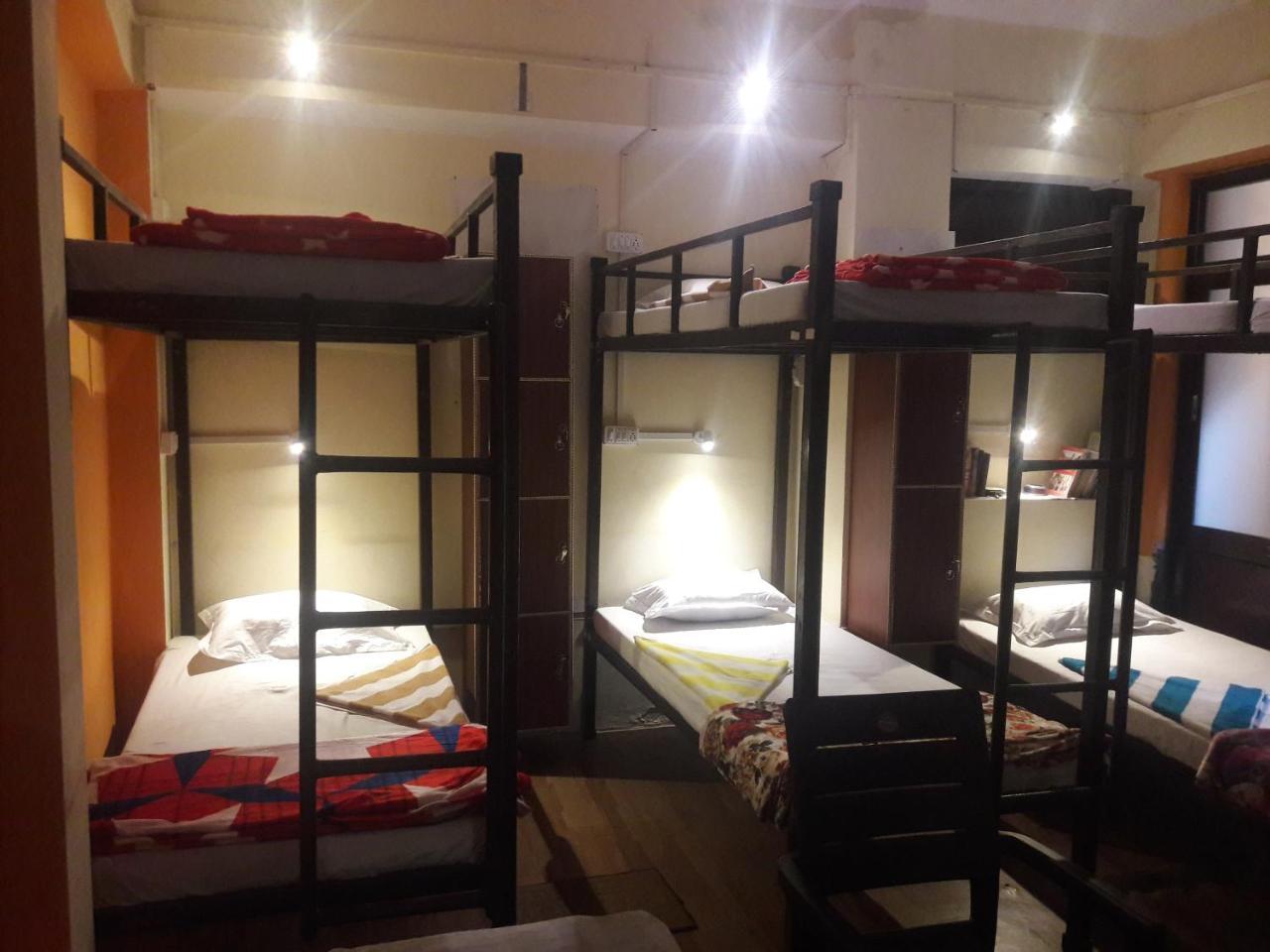 Buddha Guest House فاراناسي الغرفة الصورة